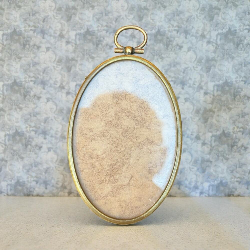 Vintage Antique Oval Gold Tone Picture Frame Glass Metal